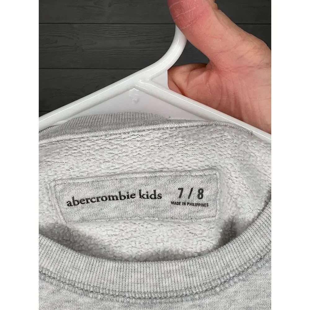 Abercrombie kids heather gray embroidered drop shoulder sweatshirt Size 7/8